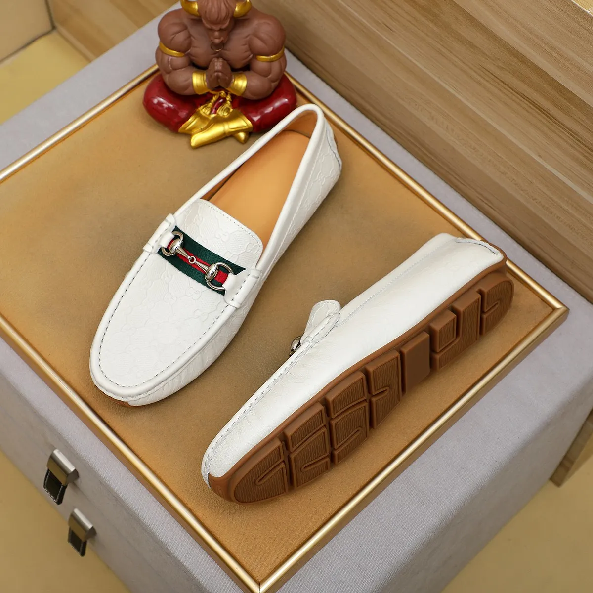 Men's shoes 💰360💰💰GUCCI Gucci official website synchronizes the latest model 🛃The upper is made of imported cowhide, 🐷leather lining, rubber outsole, 🎩🎩top-notch handcrafted workmanship with fine stitches and threads🔍definitely satisfy those perfectionist men who pursue high luxury quality 👏 Colors available! Code number 38-45 Large quantity in stock